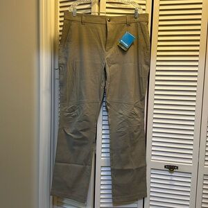 Mens Columbia Omni Shield 38x32 Royce Peak pants NWT Khaki